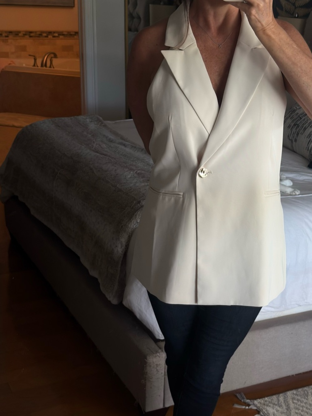 French Connection Cream Sleeveless Blazer in size 10 NWT - Picture 2 of 13